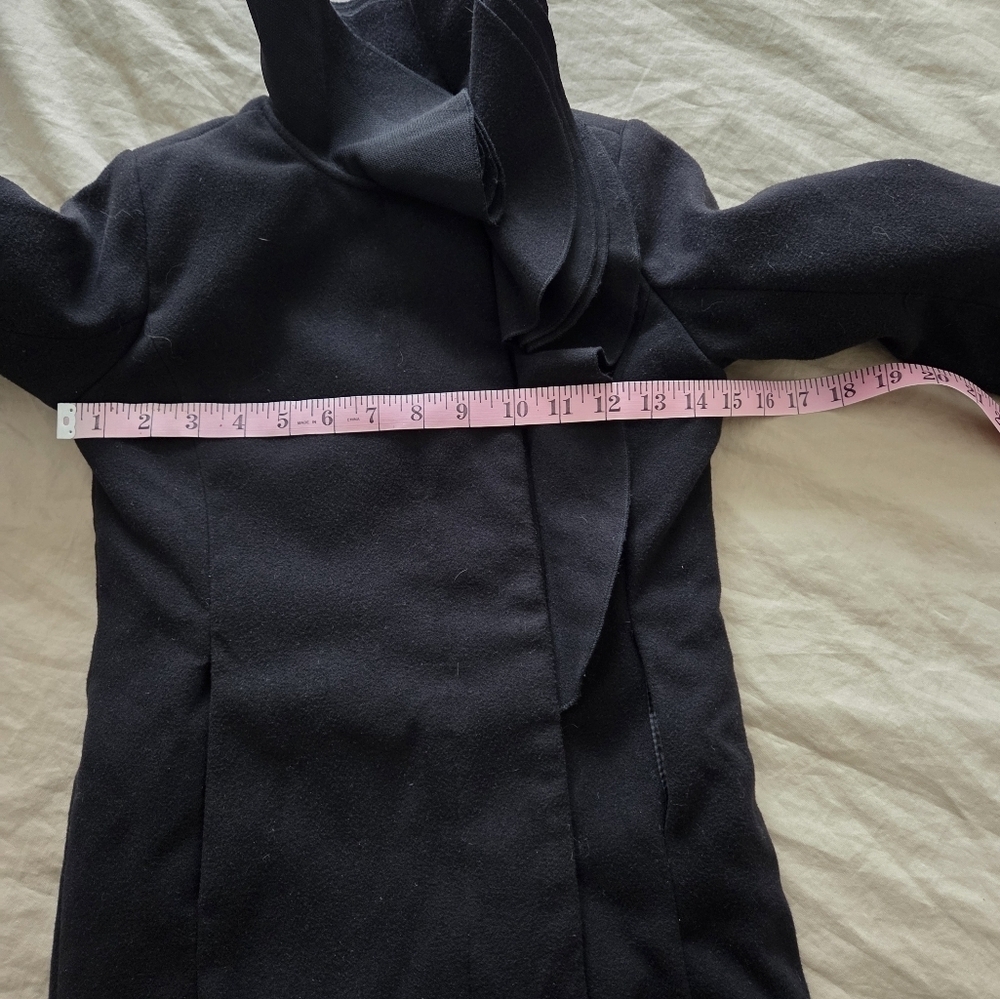 Holiday Editions Elegant Black Coat with Ruffle Detail Girls Size Small(6/6x) - Picture 5 of 6